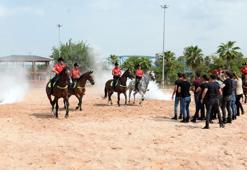 Atlı polislerden 'müdahale' tatbikatı