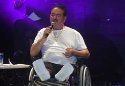 Tekerlekli sandalye ile konser verdi