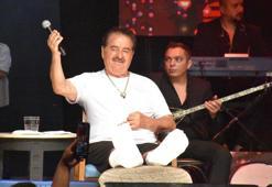 Tatlıses, iki ayak tarak kemiğinde kırık ile Çeşme’de sahne aldı