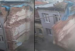 Beyoğlu'nda 4 katlı metruk binanın duvarının çöktüğü anlar kamerada
