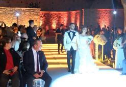 Gaziantep Büyükşehir Belediye Başkanı Şahin’in kızı, dünya evine girdi