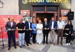 Ressam Prof. Dr. Devrim Erbil, memleketi Uşak'ta sevenleriyle buluştu