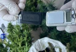 Uyuşturucu satıcısının evinden, araç anahtarı görünümlü terazi çıktı