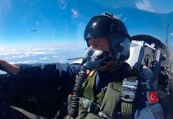 Bakan Akar'dan Ege Denizi üzerinde F-16 ile özel uçuş