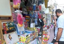 Eminönü'nde okul alışverişi yoğunluğu