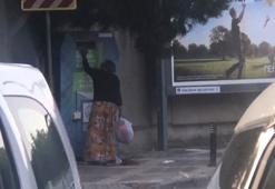 Üsküdar'da giysi kumbarasından hırsızlık kamerada