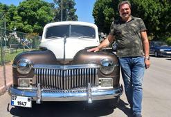 'Evladı gibi' gördüğü 75 yaşındaki otomobilini, 2 eve değişmedi