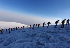 Ağrı Dağı 'ağlıyor'