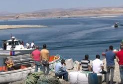 Keban'da batan teknedeki balıkçıyı aramalarda 3'üncü gün