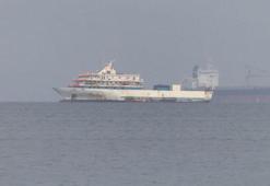 Yunanistan sahil güvenliğinin taciz ateşi açtığı gemi Zeytinburnu Sahili'ne demirledi