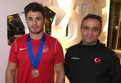 Yunus Emre Başar: Madalyayı 'baba' diye bağırarak ona armağan ettim