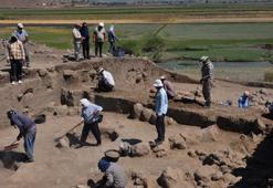 Hamaç Höyük kazısında Helenistik döneme ait bronz sikke bulundu