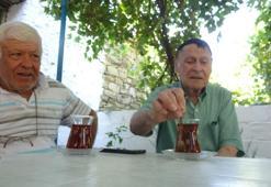 54 yıl önce tanıştığı ABD'li editörü, her yıl köyünde 2 ay ağırlıyor