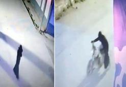Kadın kıyafeti giyip motosiklet çaldı; o anlar kamerada
