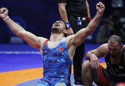 Milli güreşçi Taha Akgül, Dünya Güreş Şampiyonası’nda adını finale yazdırdı