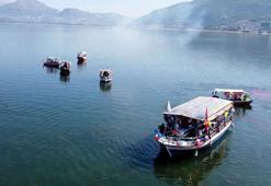 Eğirdir Gölü'nde ‘çevreci tekne’ ile gezinti