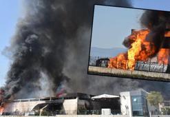 İzmir'de, kozmetik fabrikasında yangın