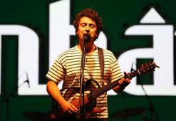 Pinhani solistinden şarkılarının arabesk söylenmesine tepki