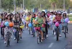 Diyarbakır'da ‘Süslü Kadınlar’ 10 kilometre pedal çevirerek bisiklet turu yaptı