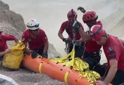 Erciyes'e zirve tırmanışı yapan dağcıların üzerine kaya yuvarlandı: 1 ölü, 2 yaralı