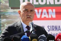 Bakan Kirişci, Pakistan'a giden yardım trenini uğurladı