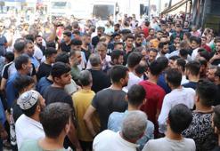 Polisin kaçak telefon satan iş yerlerine yaptığı baskında gerginlik yaşandı