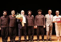 Fırat Tanış ‘İyilik Genimizde Var’ projesi için sahneye çıktı