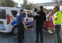 Aracı trafikten menedilen sürücünün çocuğu, polis otosuyla hastaneye götürüldü