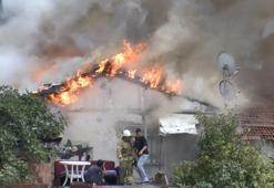 Sarıyer'de evinin alev alev yanışını çaresizlik içinde izledi