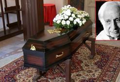 Ölümünden 14 yıl sonra toprağa verildi