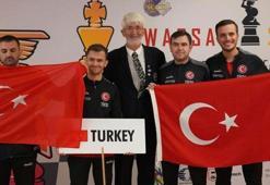 Azmiyle engelleri 'mat' etti