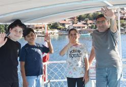 3 öğrenci, okul için her gün 20 mil deniz, 6 kilometre kara yolculuğu yapıyor