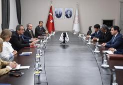 Bakan Özer, Uluslararası Türk Akademisi Başkan Vekili ile arkeologları kabul etti