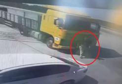 Park edilen TIR'ın freni boşaldı, önünde yürüyen sürücüsü öldü