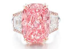 Dünyanın en nadide pembe elmaslarından biri bugün satışa çıkıyor