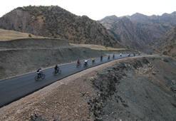 Çatak'ta 29 yıl önce terör nedeniyle boşaltılan kırsal mahallelere bisiklet turu