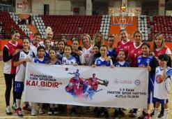 Veteranlardan minik basketbolculara destek