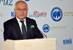 'Vampir' uyarısı yapan rektör istifa etti
