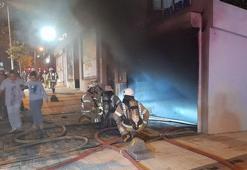 Sultangazi'de binanın kapalı otoparkında 2 otomobil yandı; mahsur kalanları itfaiye kurtardı