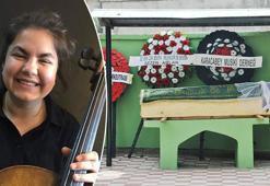 Güzel sanatlar öğrencisi Ayça, son yolculuğuna uğurlandı