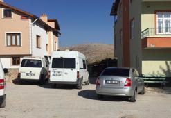 Bahçesinde çapa yaparken patlamamış 60 yıllık havan mermisi buldu