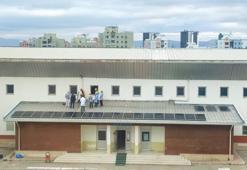 Ankara'daki ilkokulun çatısına güneş enerji panelleri ve yağmur suyu depoları kuruldu