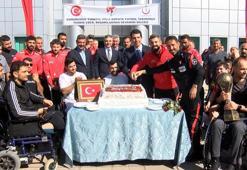 Ampute Milli Takımı'ndan gazilere ziyaret