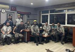 Madenci 8 arkadaşıyla çektirdikleri fotoğrafı paylaşıp, 'Geriye bir ben kaldım' yazdı