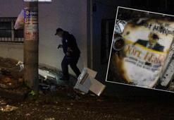 Evini yaktı, alevlerin arasında sigara içerek yangını izledi