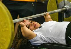 'Kolları güçsüz yapamaz' diyenlere inat, halterde Avrupa ikincisi oldu