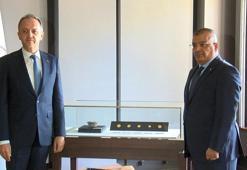 Irak'a ait tarihi eserler törenle teslim edildi