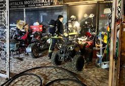 Antalya’da motosiklet dükkanında çıkan yangın maddi hasara yol açtı