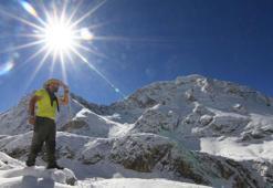 Doğaseverlerden, ilk karın düştüğü Bahçesaray'a gezi