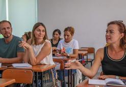 Ruslar ile Ukraynalılar aynı sınıfta Türkçe öğreniyor